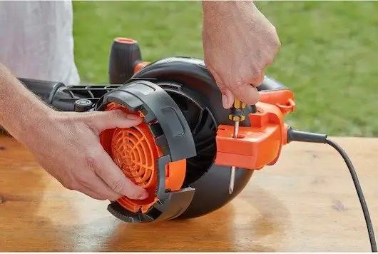 מפוח, מגרסה ושואב עלים חשמלי BEBLV300 מבית Black & Decker