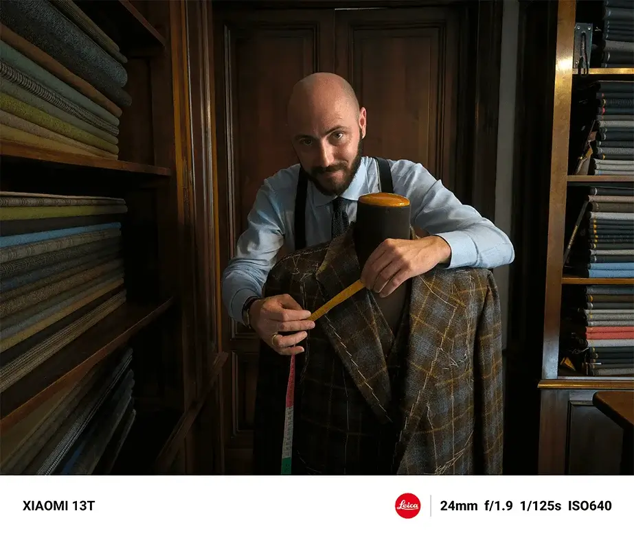 מראה אותנטי של Leica