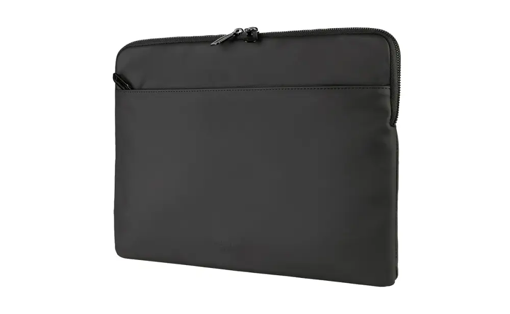 כיסוי למחשב MacBook Pro 16" ולמחשב נייד 15.6" כיסוי עמיד במים מחומר גומי, מיועד למחשבים ניידים בגודל 15.6 אינץ' ול-MacBook Pro בגודל 16 אינץ'. הכיסוי כולל תא מרופד יחיד עם רצועות נגד החלקה בפינות וכיס חיצוני שימושי לאביזרים.