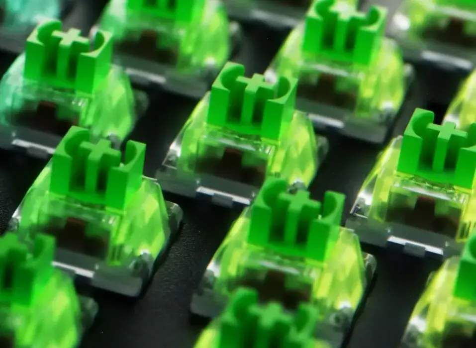 מקלדת גיימינג מכאנית Blackwidow V4 X Minecraft Edition מבית Razer