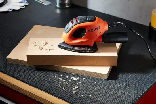 מלטשת חשמלית BEW230BC-QS מבית Black & Decker
