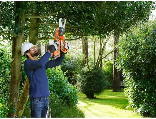 מסור גיזום נטען GKC1000L-QW מבית Black & Decker