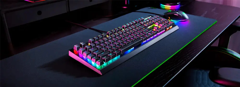 מופעל על ידי RAZER CHROMA RGB