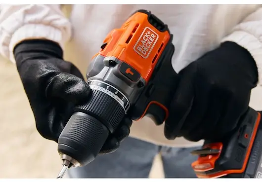מקדחת פטיש אלחוטית BCD383D1XC-QW מבית Black & Decker