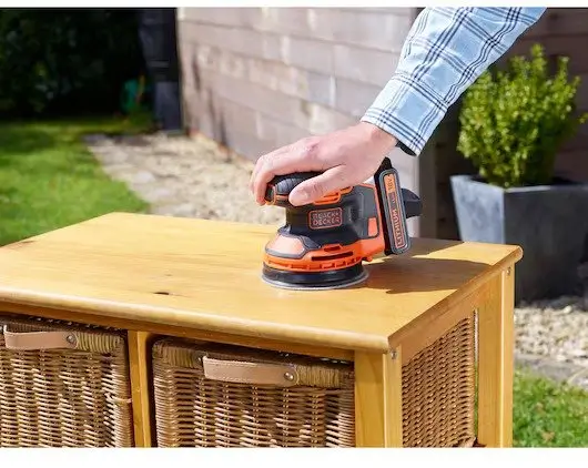 מלטשת אקצנטרית ללא סוללה BDCROS18N-XJ מבית Black & Decker