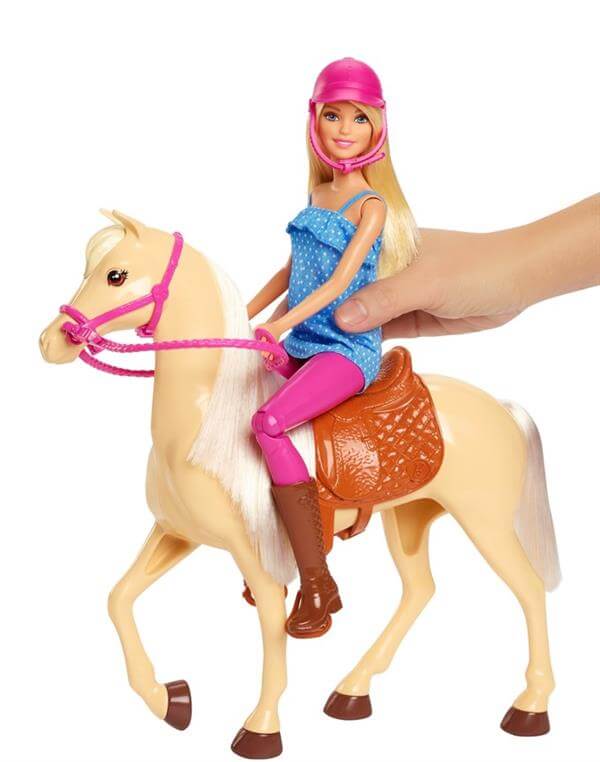 ברבי מארז בובה עם סוס Barbie